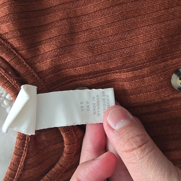 H&M Top - Picture 4 of 5